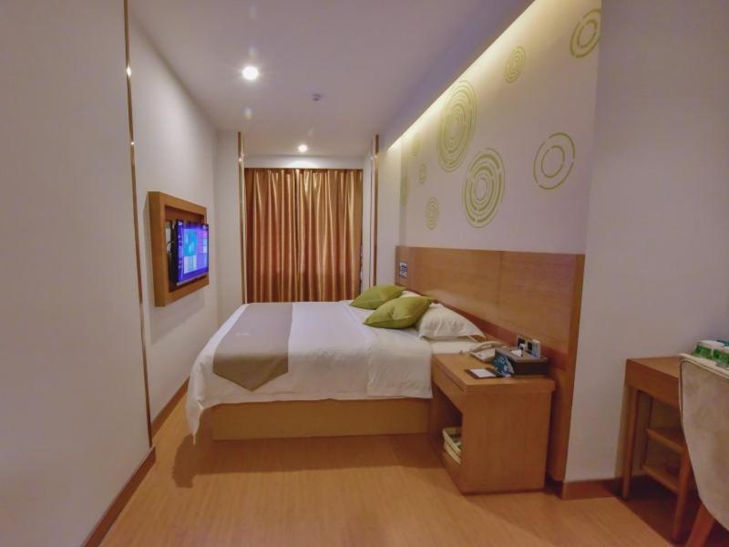 Greentree Inn Huanggang Qichun County Ouyada Square Express Hotel Екстериор снимка