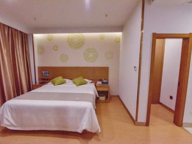 Greentree Inn Huanggang Qichun County Ouyada Square Express Hotel Екстериор снимка